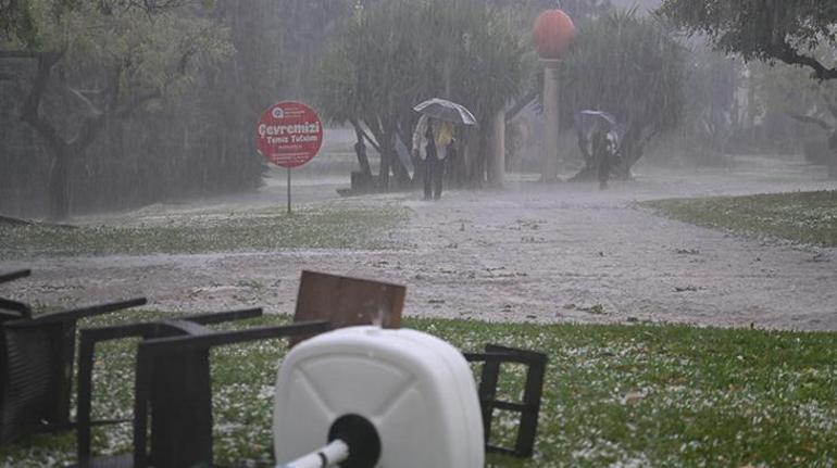 3 ilde sağanak ve dolu şoku! Sokaklar beyaza büründü 2 3 ilde sağanak ve dolu şoku! Sokaklar beyaza büründü