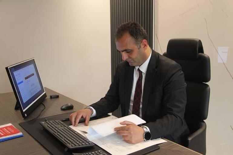 3 milyonluk sıfır araç otoyolun ortasında kilitlendi! Hayat kurtaran sistem can alıyordu 2 3 milyonluk sıfır araç otoyolun ortasında kilitlendi! Hayat kurtaran sistem can alıyordu