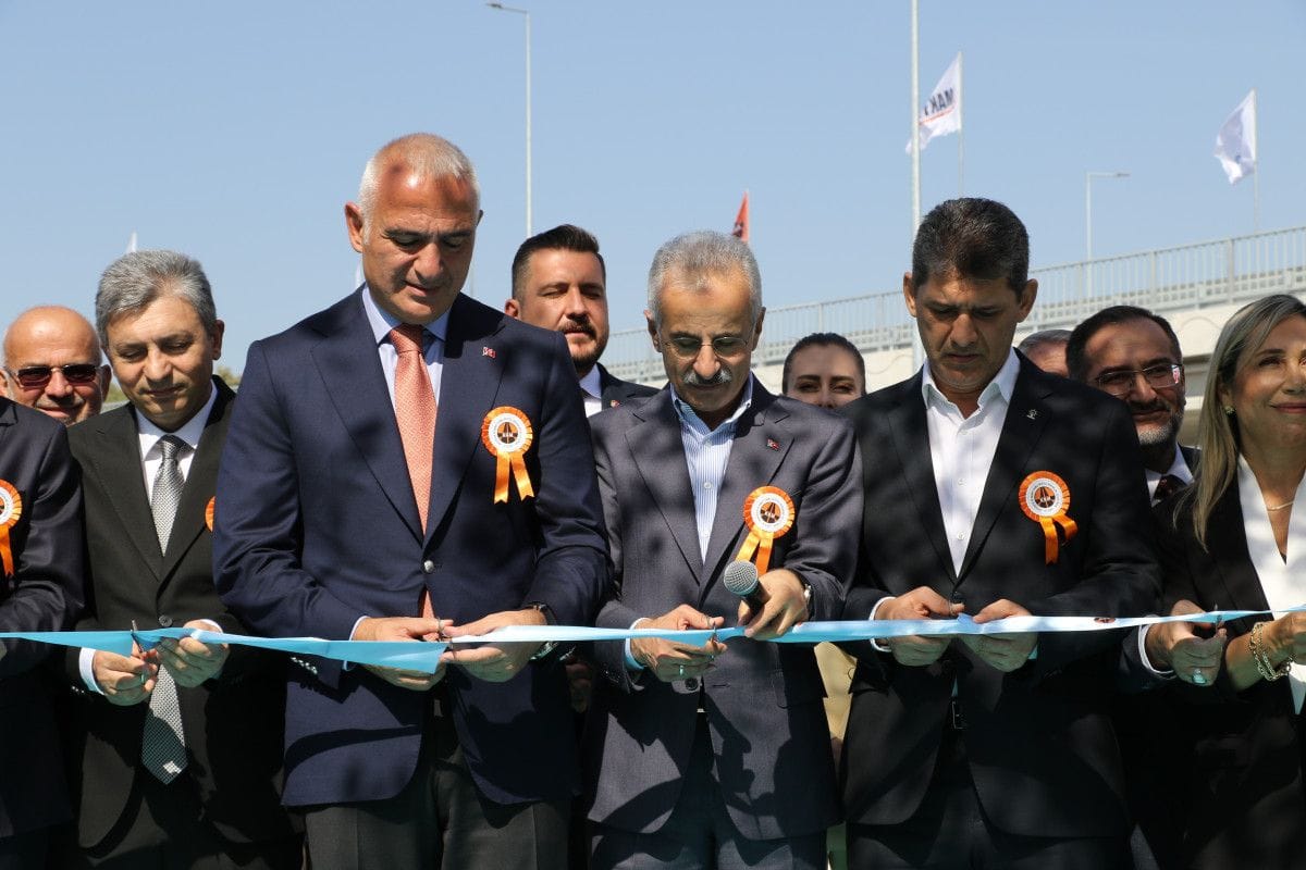 Abdulkadir Uraloğlu: Antalya'nın kalbinde hızlı, güvenli, konforlu bir ulaşım ağını tesis ettik 2 Abdulkadir Uraloğlu: Antalya'nın kalbinde hızlı, güvenli, konforlu bir ulaşım ağını tesis ettik