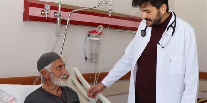 Acile getirilen hastanın kalp zarından 1 litre sıvı boşaltıldı