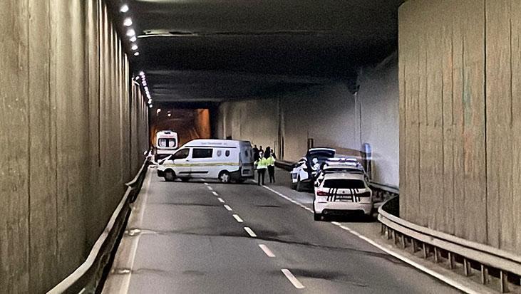 Alt Geçitte Feci Kaza: Motosiklet Sürücüsü Direksiyon Hakimiyetini Kaybetti, 1 Kişi Hayatını Kaybetti, 1 Kişi Ağır Yaralı!