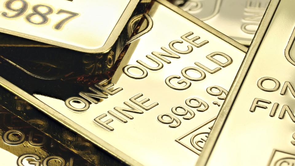 Altın 4 bin dolar civarında dalgalanıyor