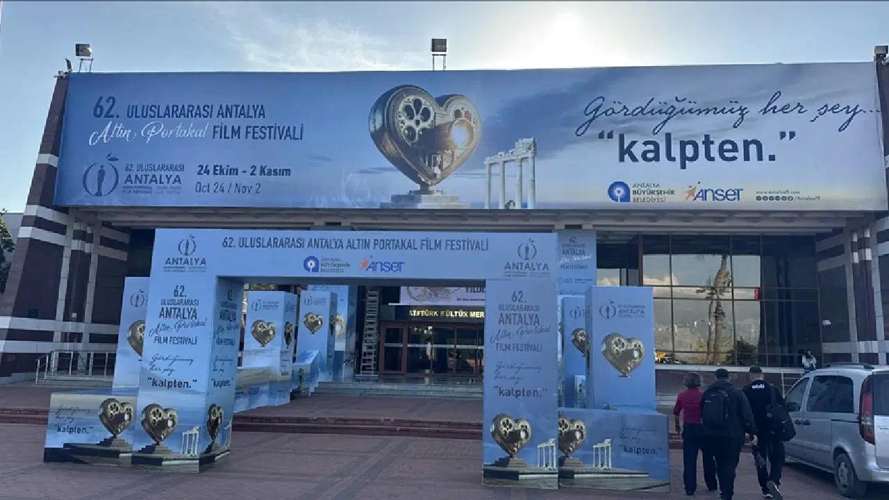 Altın Portakal: Bu Yılın En Hüzünlü Ama Güçlü Festivali!