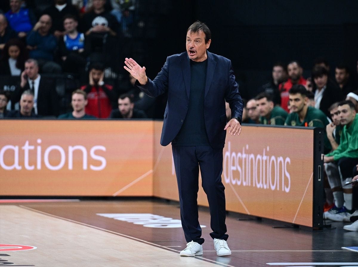 Anadolu Efes evinde Panathinaikos'a yenildi 3 Anadolu Efes evinde Panathinaikos'a yenildi