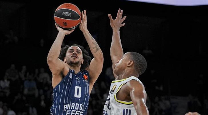 Anadolu Efes, Paris Basketbol’u rahat geçti!