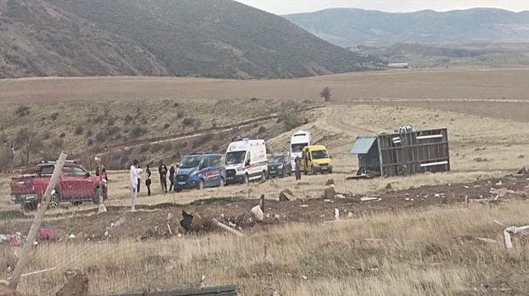 Ankara'da hortum! Konteyner devrildi: 1 ölü, 3 yaralı 1 Ankara'da hortum! Konteyner devrildi: 1 ölü, 3 yaralı