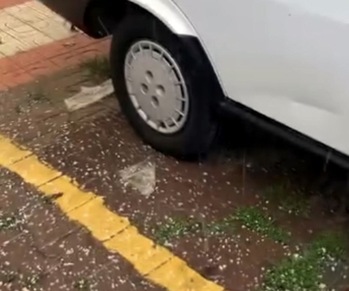 Ankara'da sağanak yağış hayatı felç etti: Sokaklar göle döndü 5 Ankara'da sağanak yağış hayatı felç etti: Sokaklar göle döndü