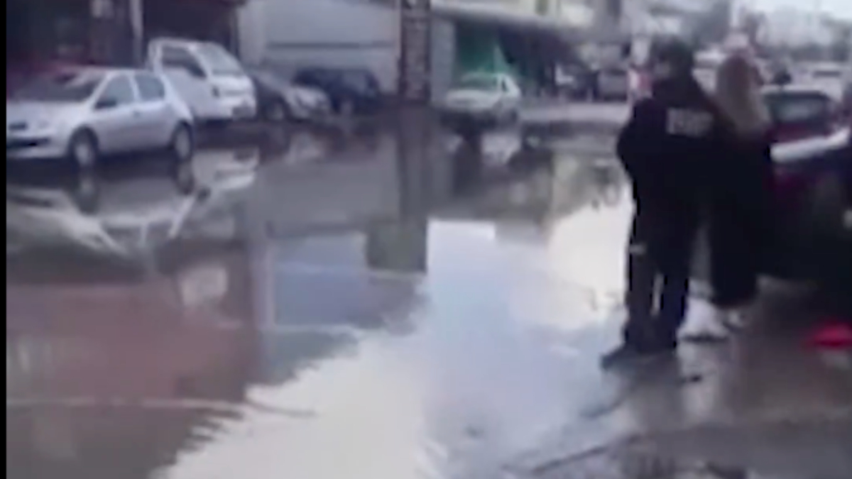 Ankara’da sağanak yağış hayatı felç etti: Sokaklar göle döndü