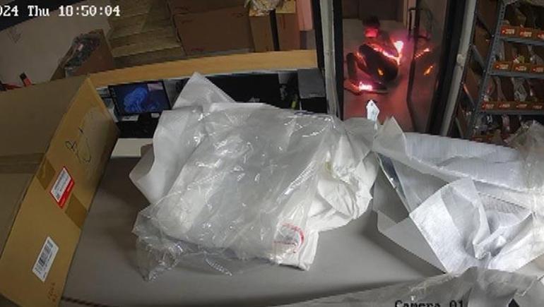 Antalya’da kan donduran iddia! 15 yaşındaki çırak, iş yerinde üzerine benzin dökülüp yakıldı