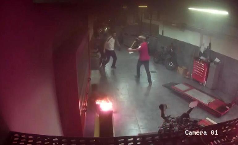 Antalya’da kan donduran iddia! 15 yaşındaki çırak, iş yerinde üzerine benzin dökülüp yakıldı