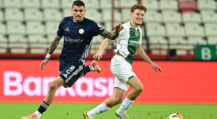 Antalyaspor’un 3-0’luk Galibiyeti: Bursaspor’u Eledi ve Zorlu Tur İçin Bir Adım Önde