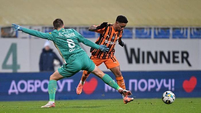 Arda Turan'ın Kontrolü Kaybetmesi Shakhtar Donetsk'in Dinamo Kiev'e Elenişiyle Ukrayna'da Olay Yarattı!