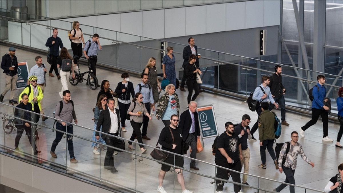 Avrupa’da işten çıkarmalar, tüm sektörlerde artıyor 1 Avrupa’da işten çıkarmalar, tüm sektörlerde artıyor