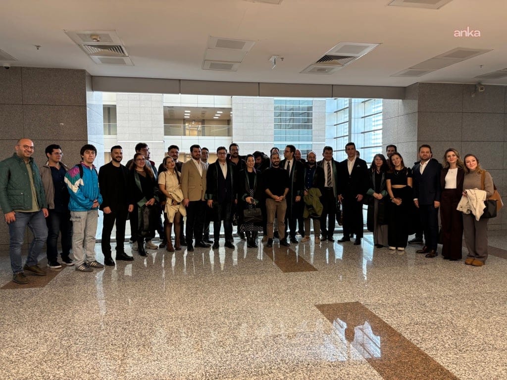 Avukat Burak Saldıroğlu'na Cumhurbaşkanına Hakaret Davasında Beraat Kararı! 1 Avukat Burak Saldıroğlu'na Cumhurbaşkanına Hakaret Davasında Beraat Kararı!