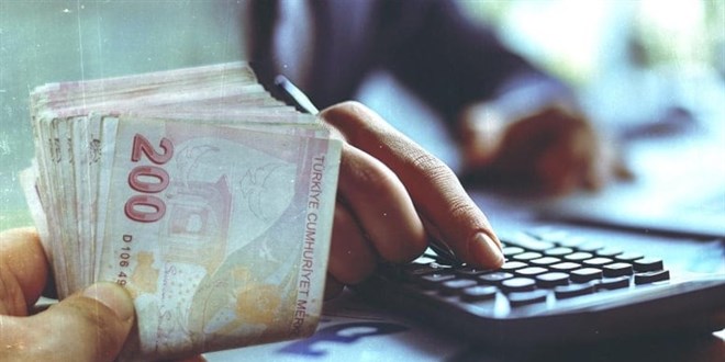 AYM, memurlara verilen zammın durdurulması talebini reddetti