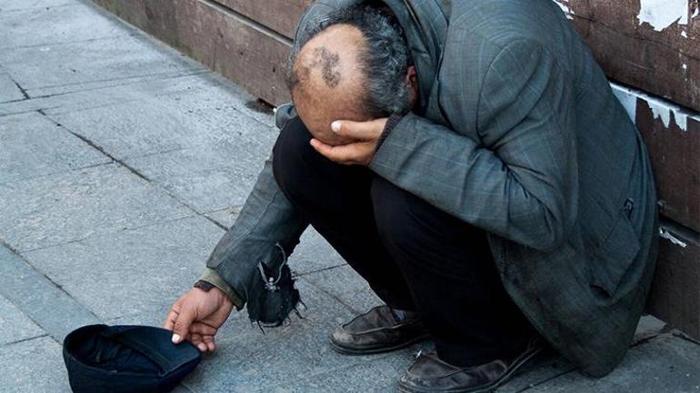 Aynı anda birçok yerde görülen 'Hızır' kadın! Dilencilerin yeni taktiği: 'Dini böyle kullanıyorlar' 2 Aynı anda birçok yerde görülen 'Hızır' kadın! Dilencilerin yeni taktiği: 'Dini böyle kullanıyorlar'