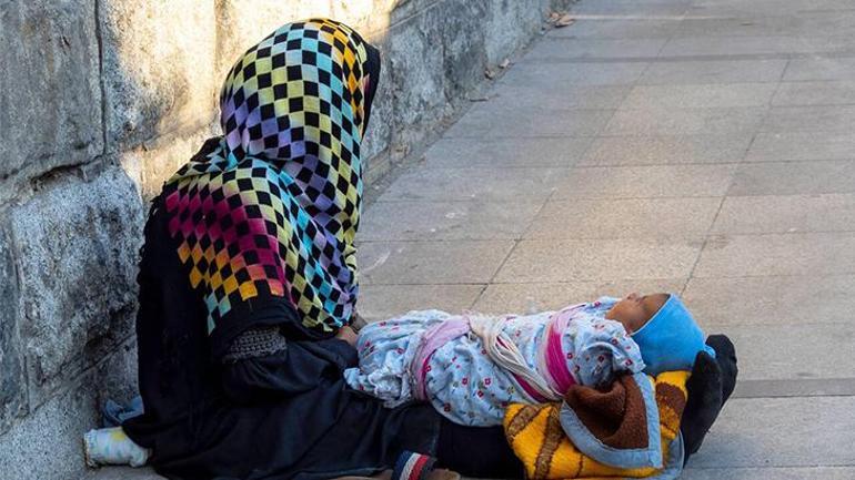 Aynı anda birçok yerde görülen 'Hızır' kadın! Dilencilerin yeni taktiği: 'Dini böyle kullanıyorlar' 3 Aynı anda birçok yerde görülen 'Hızır' kadın! Dilencilerin yeni taktiği: 'Dini böyle kullanıyorlar'