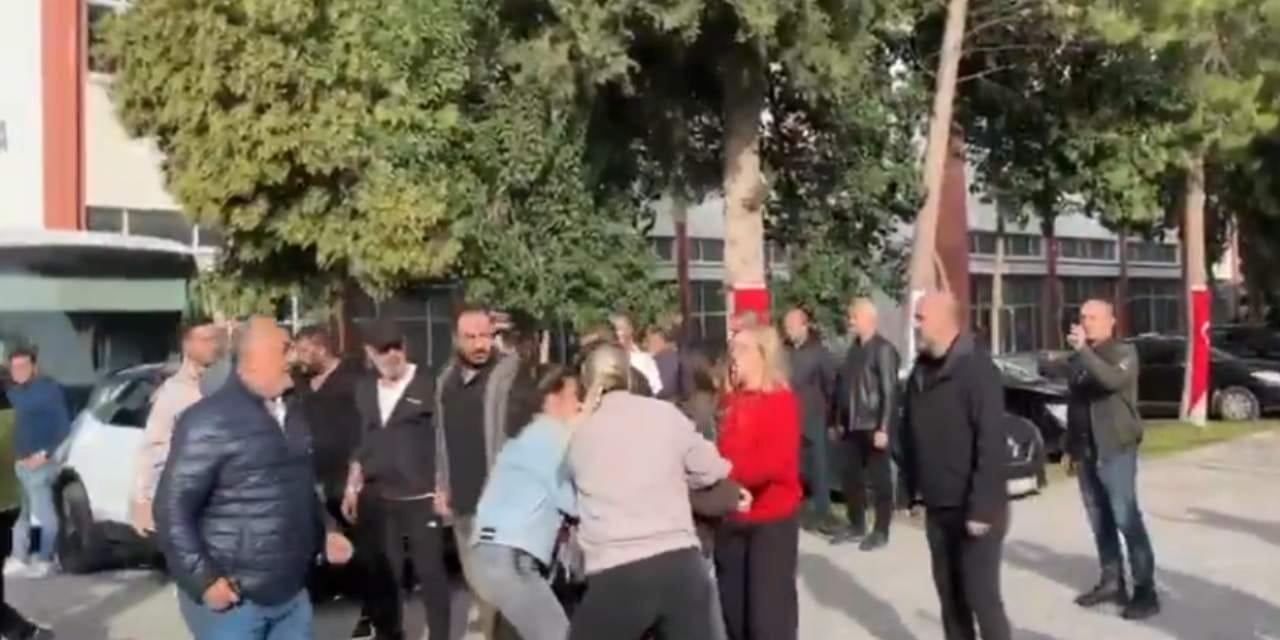 Bakan Tunç’a Üniversite Öğrencilerinden Dikkat Çeken Protesto: Yaka Paça Gözaltına Alındılar!