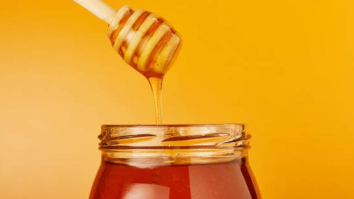 Balı sebze kurutucusunda çevirin! Tülbent sarınca toz bile kalmıyor: 1 kaşık 64 kalori 5 Balı sebze kurutucusunda çevirin! Tülbent sarınca toz bile kalmıyor: 1 kaşık 64 kalori