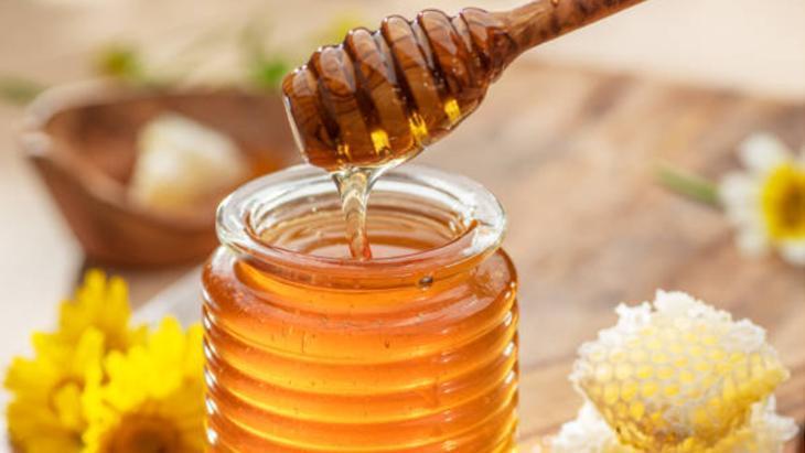 Balı sebze kurutucusunda çevirin! Tülbent sarınca toz bile kalmıyor: 1 kaşık 64 kalori 6 Balı sebze kurutucusunda çevirin! Tülbent sarınca toz bile kalmıyor: 1 kaşık 64 kalori