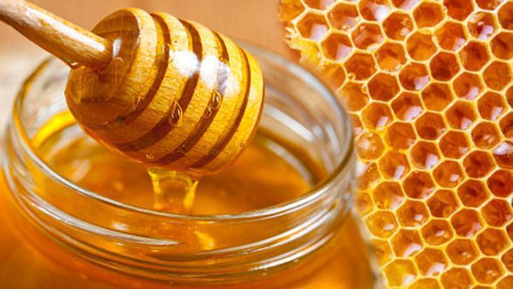 Balı sebze kurutucusunda çevirin! Tülbent sarınca toz bile kalmıyor: 1 kaşık 64 kalori