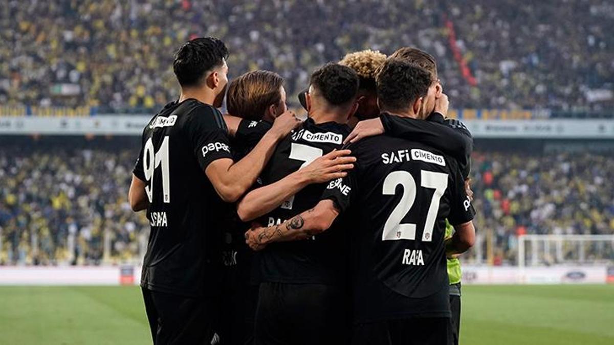 Beşiktaş – Fenerbahçe Derbisinin Kilidini Açan İlk Gol!