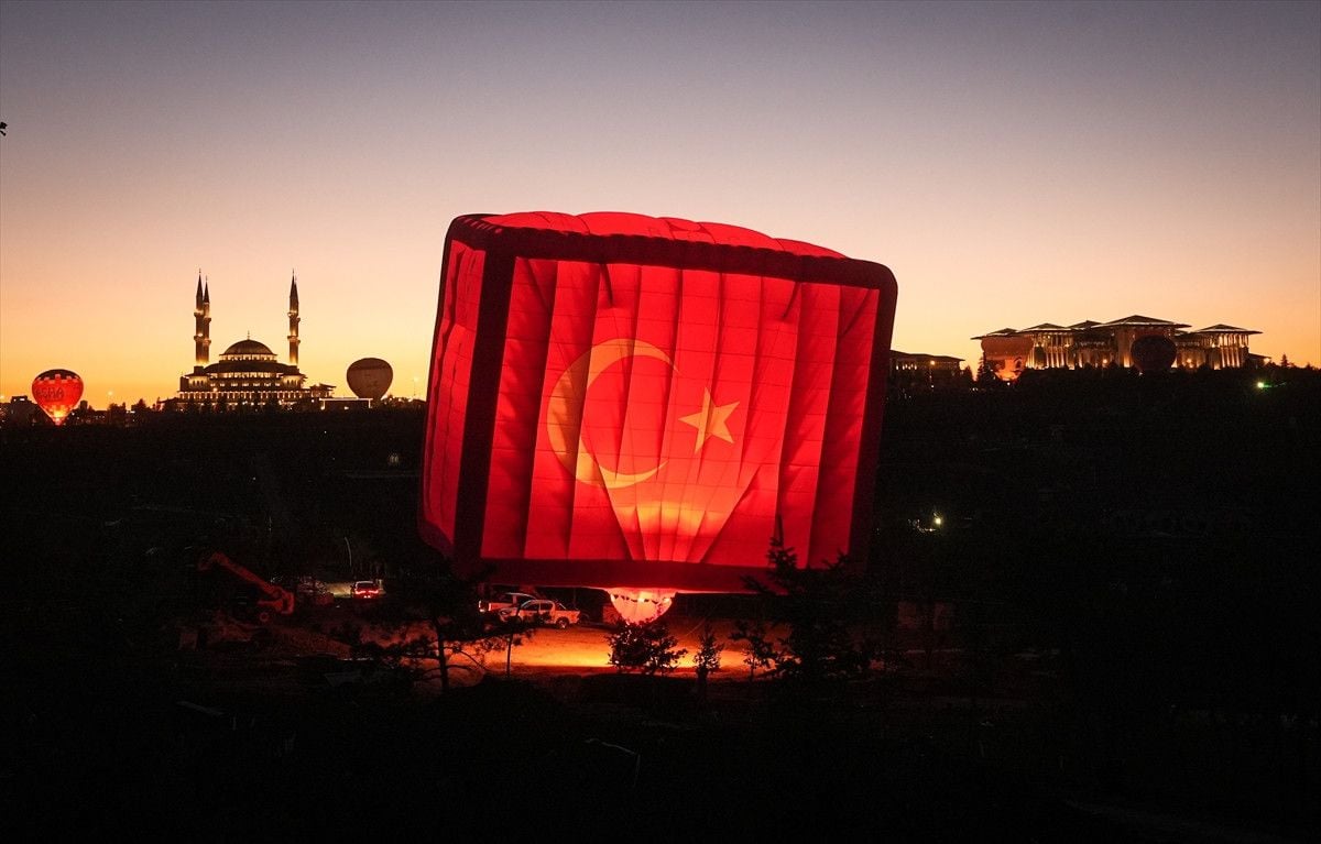 Beştepe'de 29 Ekim'e özel sıcak hava balonu etkinliği düzenlendi