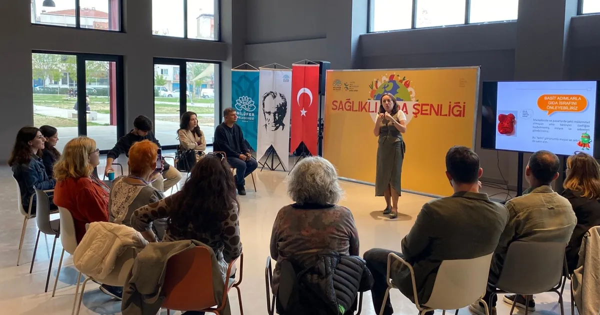 Bir Yılda İsraf Edilen Ekmekle 500 Okul Yapılabilir