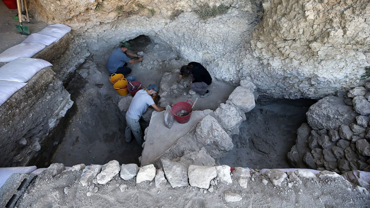 Bitlis’teki Delikli Mağara’da 8 bin yıllık yaşam izleri ortaya çıkarıldı