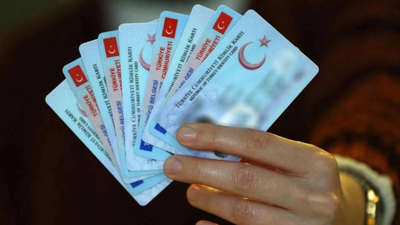 Bugün Son Şans! Eski Tip Ehliyet Yenilemede Kaçırılan Fırsatın Bedeli Binlerce Lira!