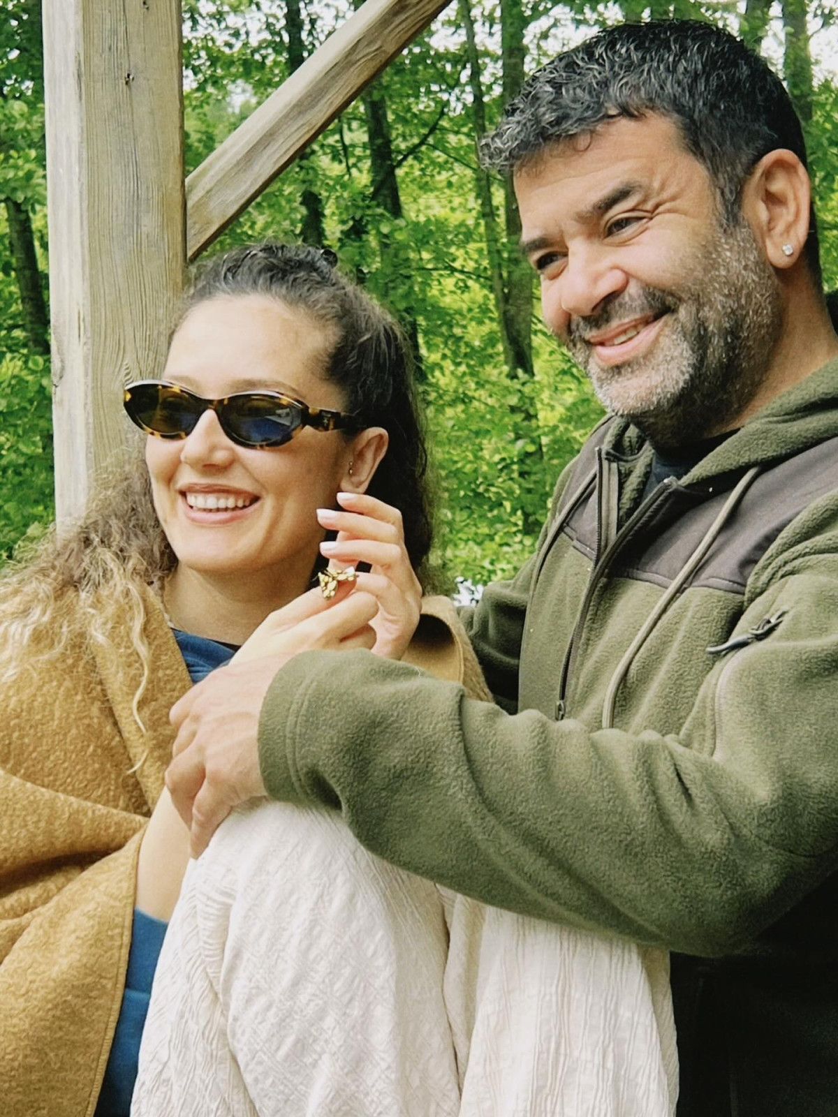 Bülent Şakraktan Cesur Aşk İfadesi: Küçük Sevgilisinin Doğum Gününü Coşkuyla Kutladı! 1 Bülent Şakraktan Cesur Aşk İfadesi: Küçük Sevgilisinin Doğum Gününü Coşkuyla Kutladı!