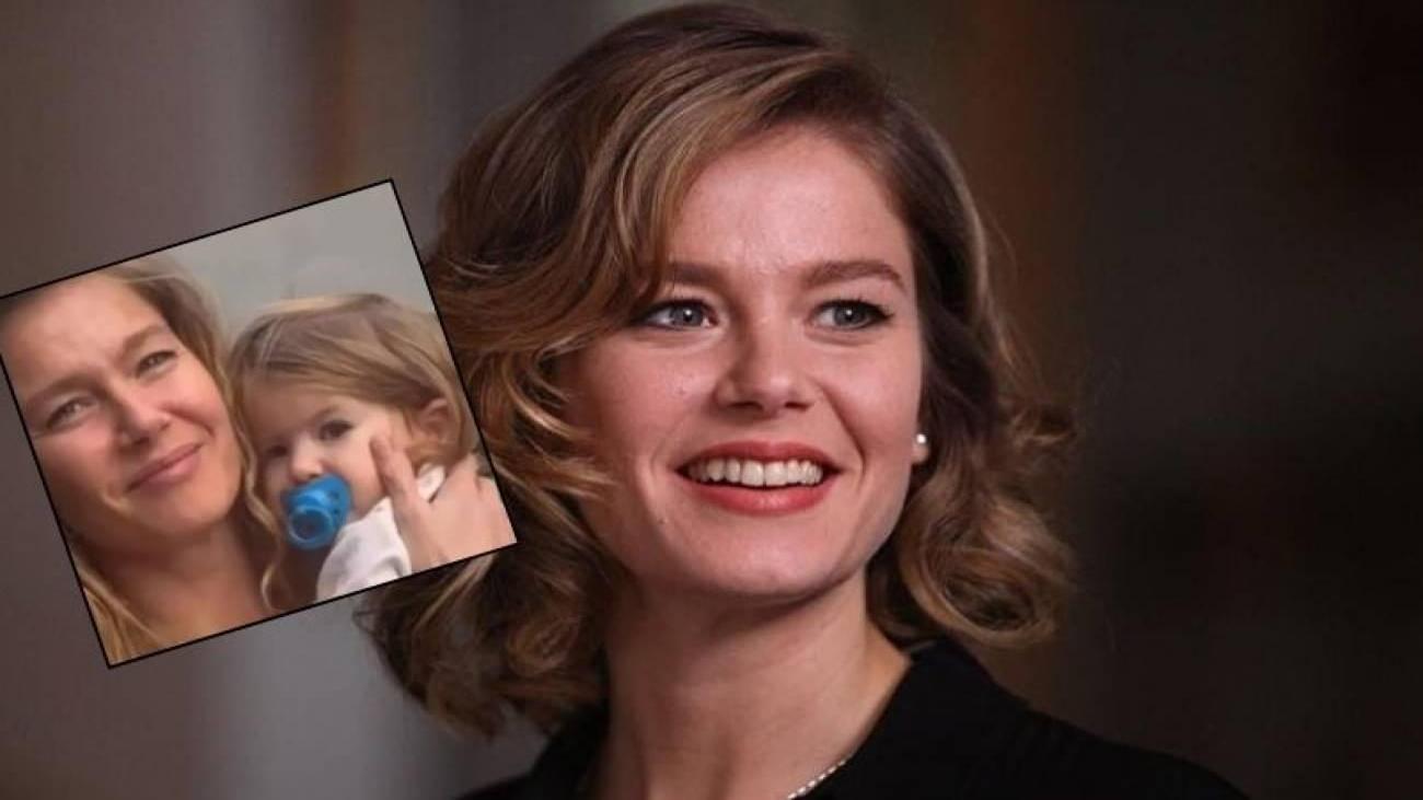 Burcu Biricik kızıyla Etiler’de! Anne-kız benzerliği şaşırttı