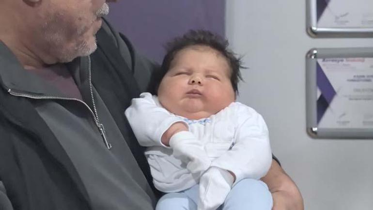 Bursa'da 37 haftalık doğdu, kilosu ve boyuyla şaşırttı: Türkiye’deki en büyük bebek