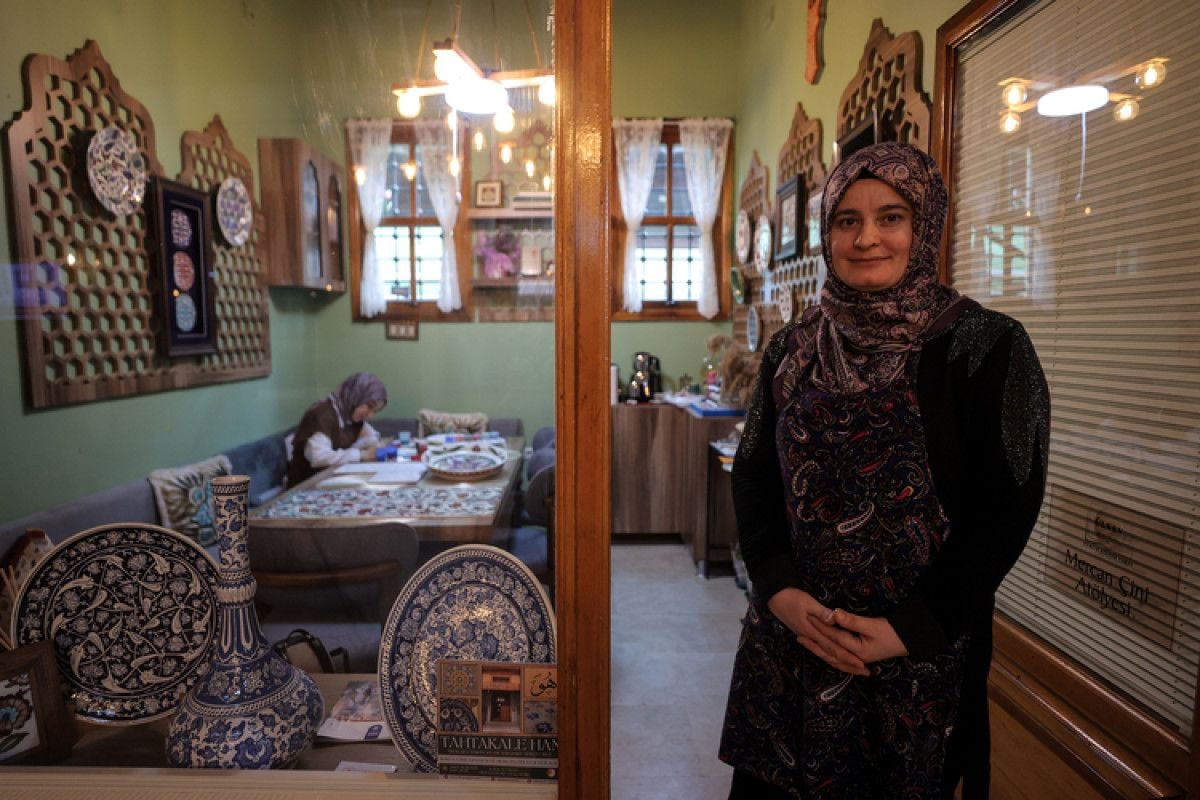 Bursa'nın 600 Yıllık Hazinesi: Tahtakale Yoğurt Han'da Geleneksel Sanatlar Yeniden Canlanıyor!