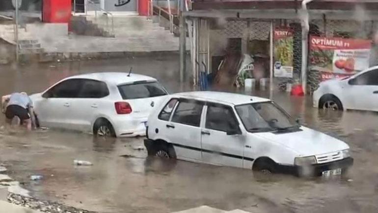 CANLI Son dakika... Meteoroloji uyarmıştı! Birçok kent sular altında kaldı