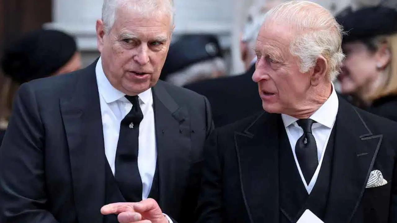 Cinsel İstismar Suçlamasıyla Prens Andrew’un Unvanları Geri Alındı