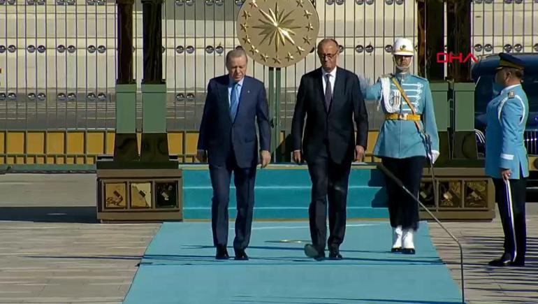 Cumhurbaşkanı Erdoğan, Merz'i Külliye'de karşıladı