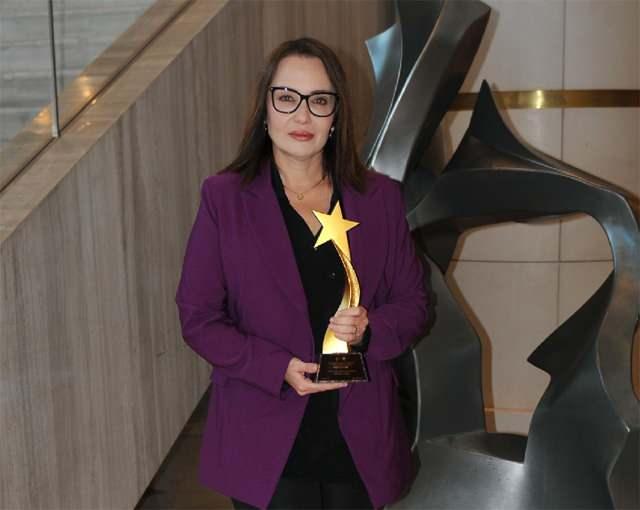 Deniz Uğur'dan Gazzeli kadınlara anlamlı armağan: "Rabbim onlara kuvvet versin" 3 Deniz Uğur'dan Gazzeli kadınlara anlamlı armağan: "Rabbim onlara kuvvet versin"