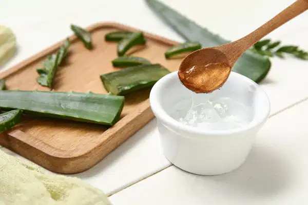 Doğadan gelen şifa ile lekeleri anında yok edin: Sivilce izlerini yok eden etkili 6 doğal çözüm 1 Doğadan gelen şifa ile lekeleri anında yok edin: Sivilce izlerini yok eden etkili 6 doğal çözüm