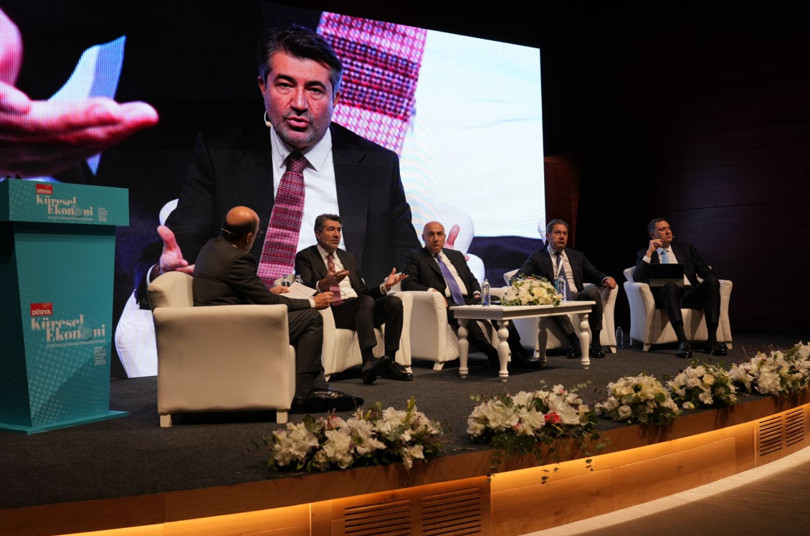 DÜNYA'nın zirvesinde bankacılık sektörünün 2026 perspektifi ele alındı