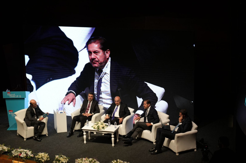 DÜNYA'nın zirvesinde bankacılık sektörünün 2026 perspektifi ele alındı