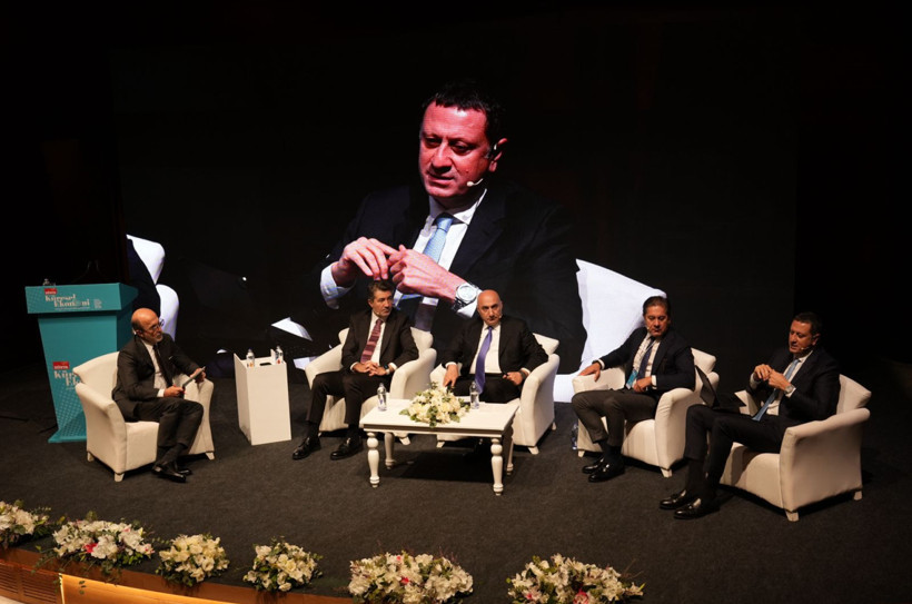 DÜNYA'nın zirvesinde bankacılık sektörünün 2026 perspektifi ele alındı