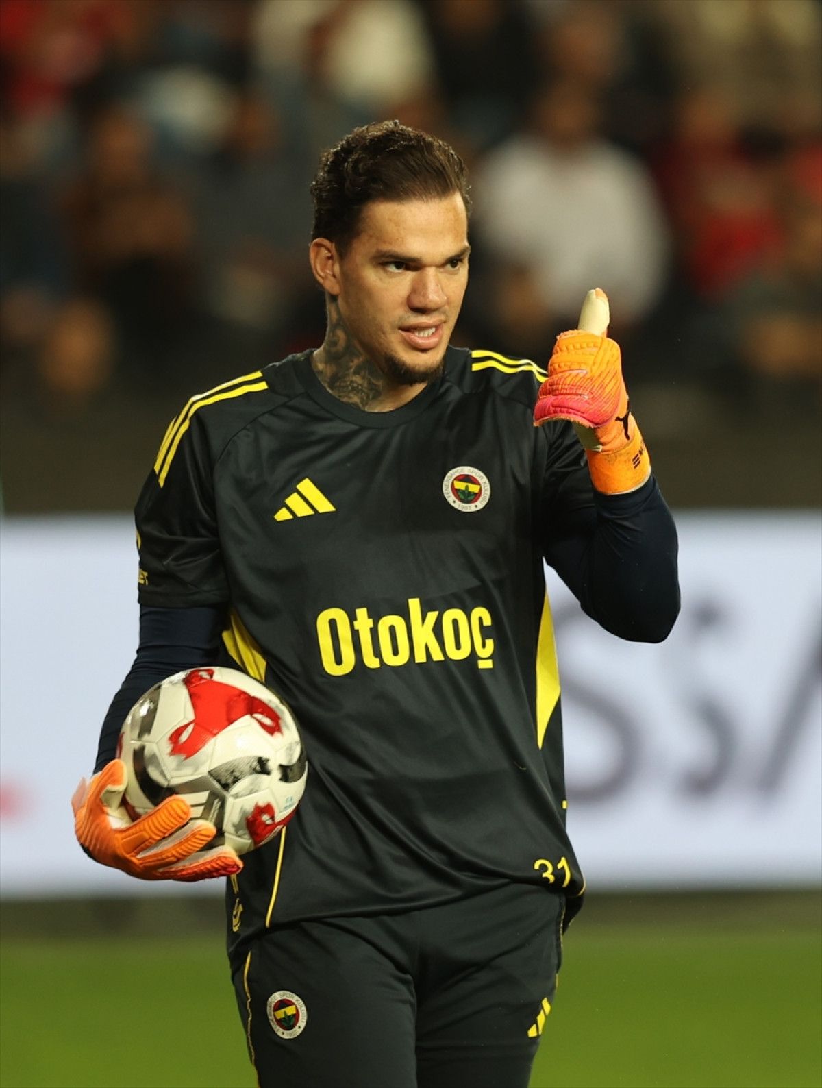 Ederson ligde kalesini gole kapattı