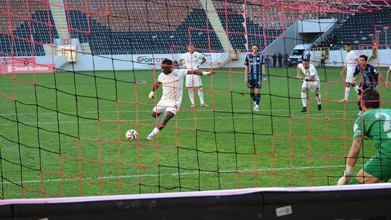 Emeka Eze'den Kupa'da hat-trick! Çorum FK 3. turda Kütahyaspor rahat geçti 1 Emeka Eze'den Kupa'da hat-trick! Çorum FK 3. turda Kütahyaspor rahat geçti