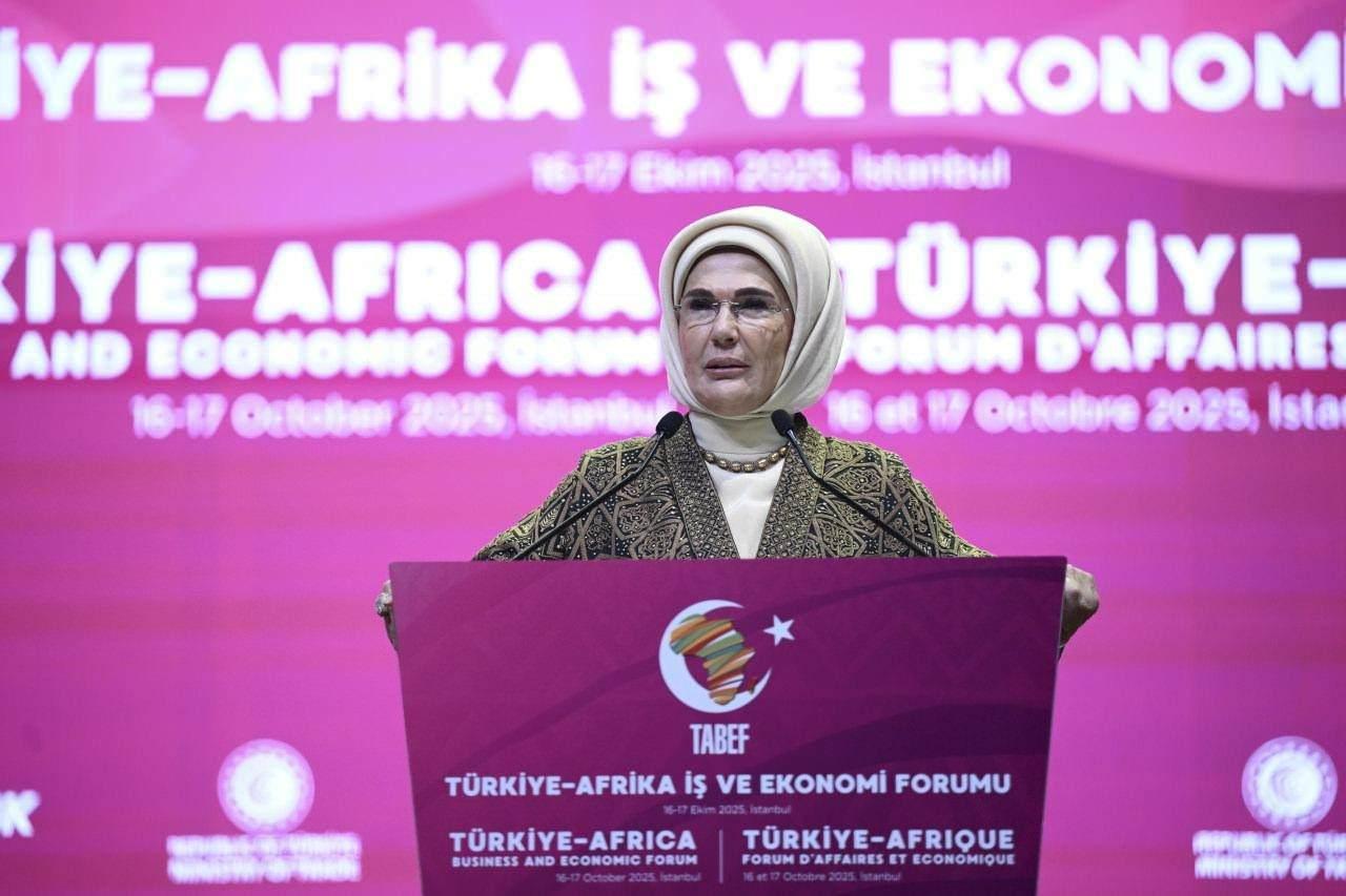 Emine Erdoğan: 'Dünyanın yeni hikayesini kadınlar yazacak!' 3 Emine Erdoğan: 'Dünyanın yeni hikayesini kadınlar yazacak!'