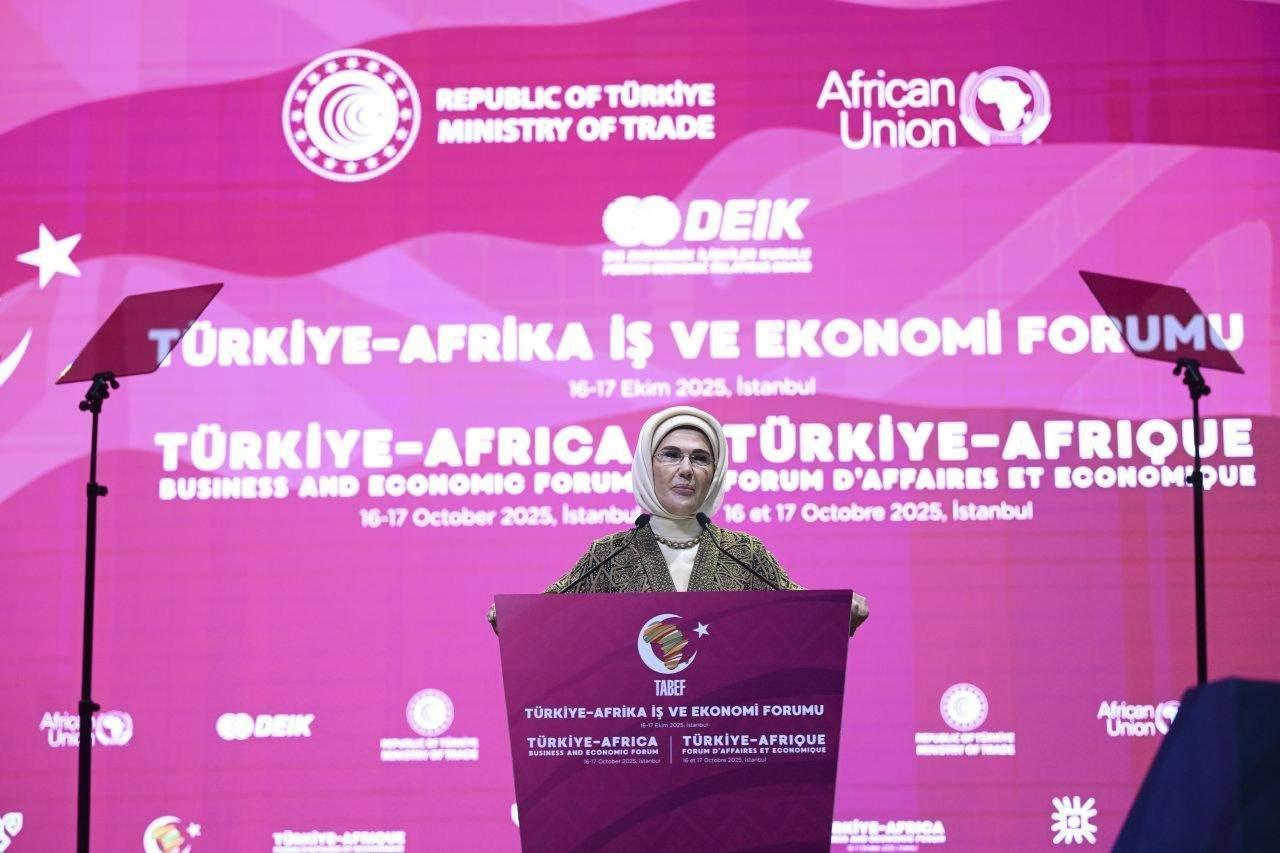 Emine Erdoğan: 'Dünyanın yeni hikayesini kadınlar yazacak!' 4 Emine Erdoğan: 'Dünyanın yeni hikayesini kadınlar yazacak!'