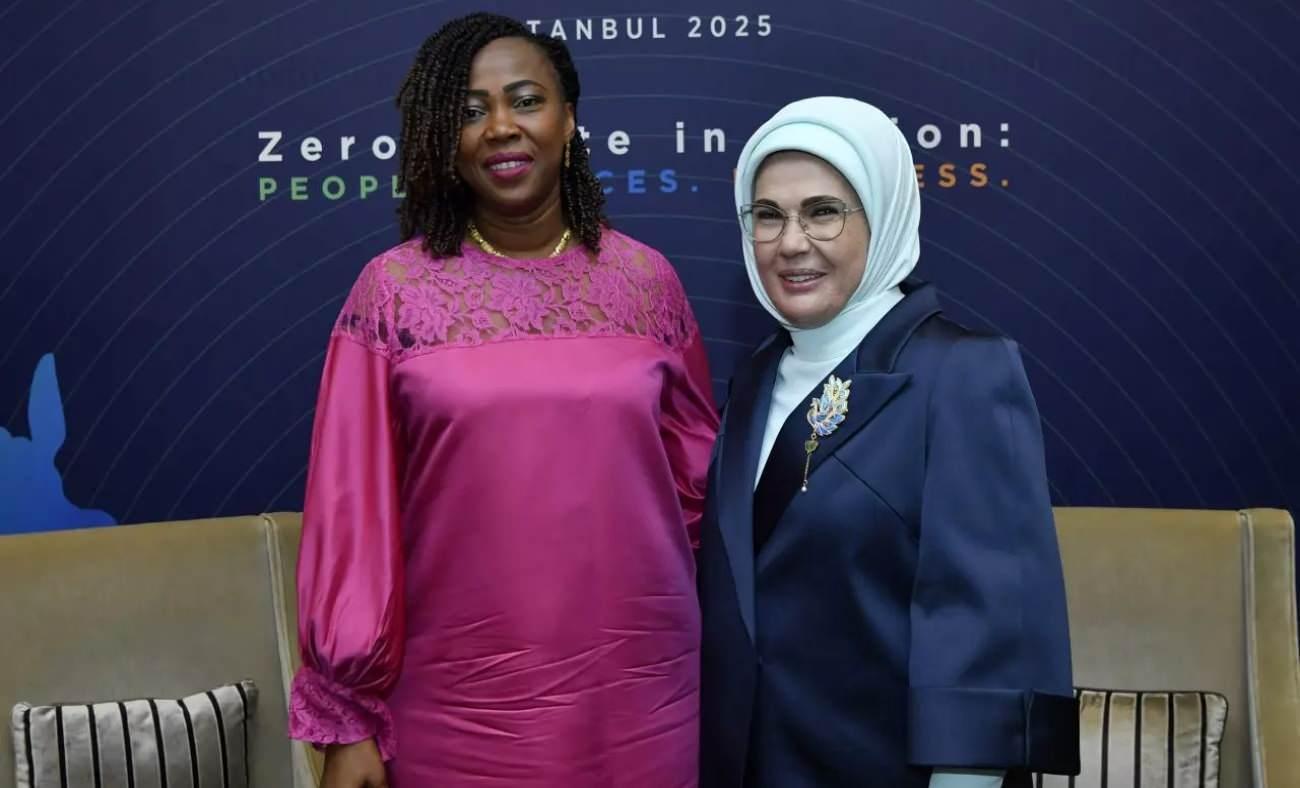 Emine Erdoğan, Sierra Leone First Lady'si Fatima Maada Bio ile bir araya geldi 1 Emine Erdoğan, Sierra Leone First Lady'si Fatima Maada Bio ile bir araya geldi