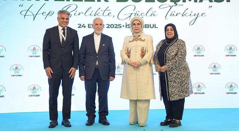 Emine Erdoğan: Siirt, Sayın Cumhurbaşkanı'mızın siyasi hayatında önemli bir dönüm noktasıdır 1 Emine Erdoğan: Siirt, Sayın Cumhurbaşkanı'mızın siyasi hayatında önemli bir dönüm noktasıdır