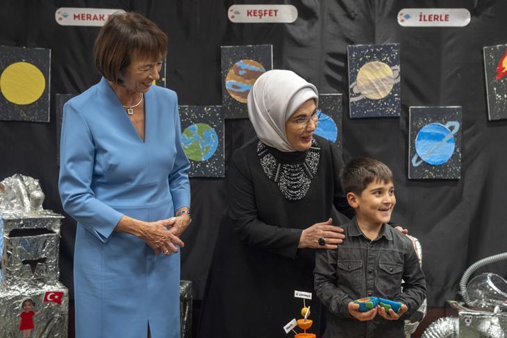 Emine Erdoğan ve Charlotte Merz: Millet Kütüphanesi'nde Bilgeliğin İzinde