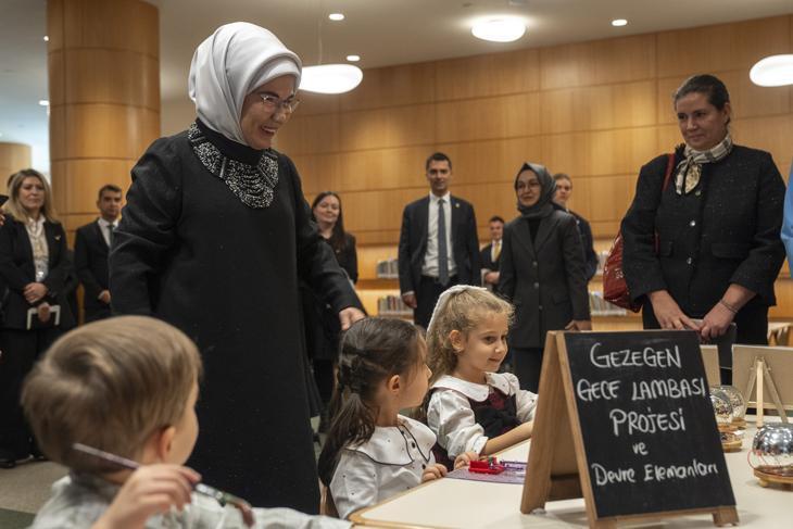 Emine Erdoğan ve Charlotte Merz: Millet Kütüphanesi'nde Bilgeliğin İzinde